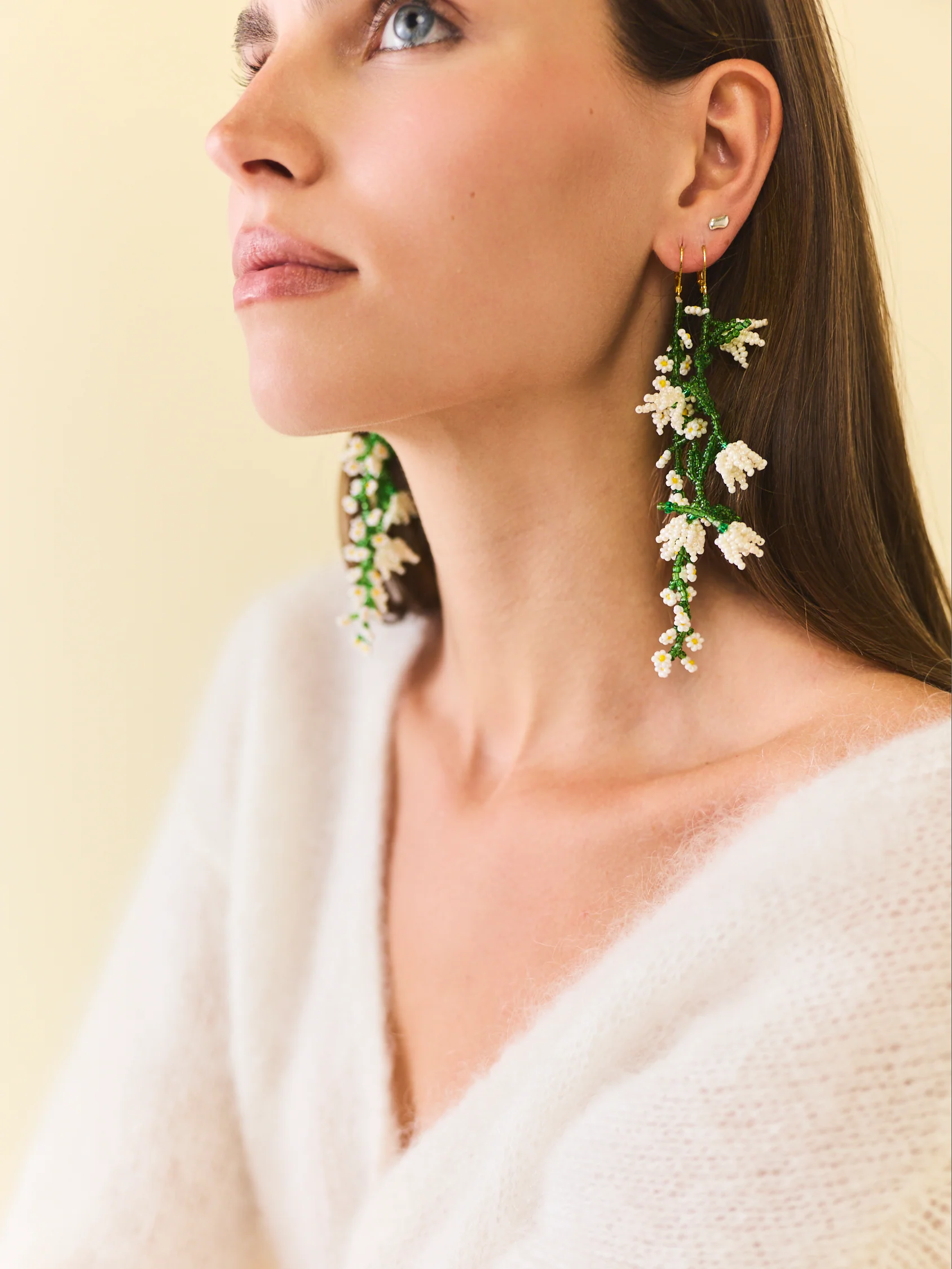 Daisy Flower Beaded Drop Earrings - Image 3